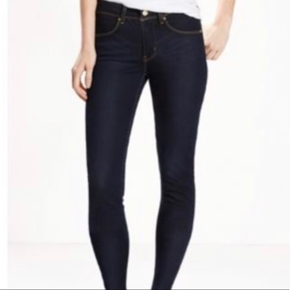 Levi’s Dark Demi - size 25